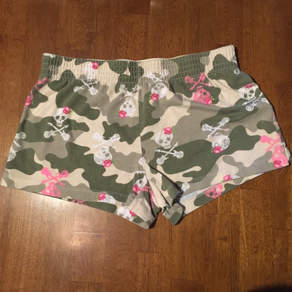 🌺💀 Small No Boundaries camo skull cotton shorts